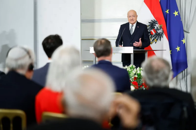 „Mit dem 8. Mai 1945 fand das dunkelste Kapitel der österreichischen Geschichte sein Ende“, erklärte Bundeskanzler Christian Stocker. Foto: BKA/Andy Wenzel