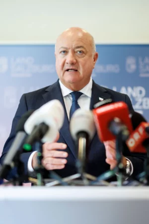 Das Gemeinsame soll über das Trennende gestellt werden. Bundeskanzler Christian Stocker zog nach der Konferenz mit den Landeshauptleuten eine positive Bilanz. Foto: BKA/Andy Wenzel