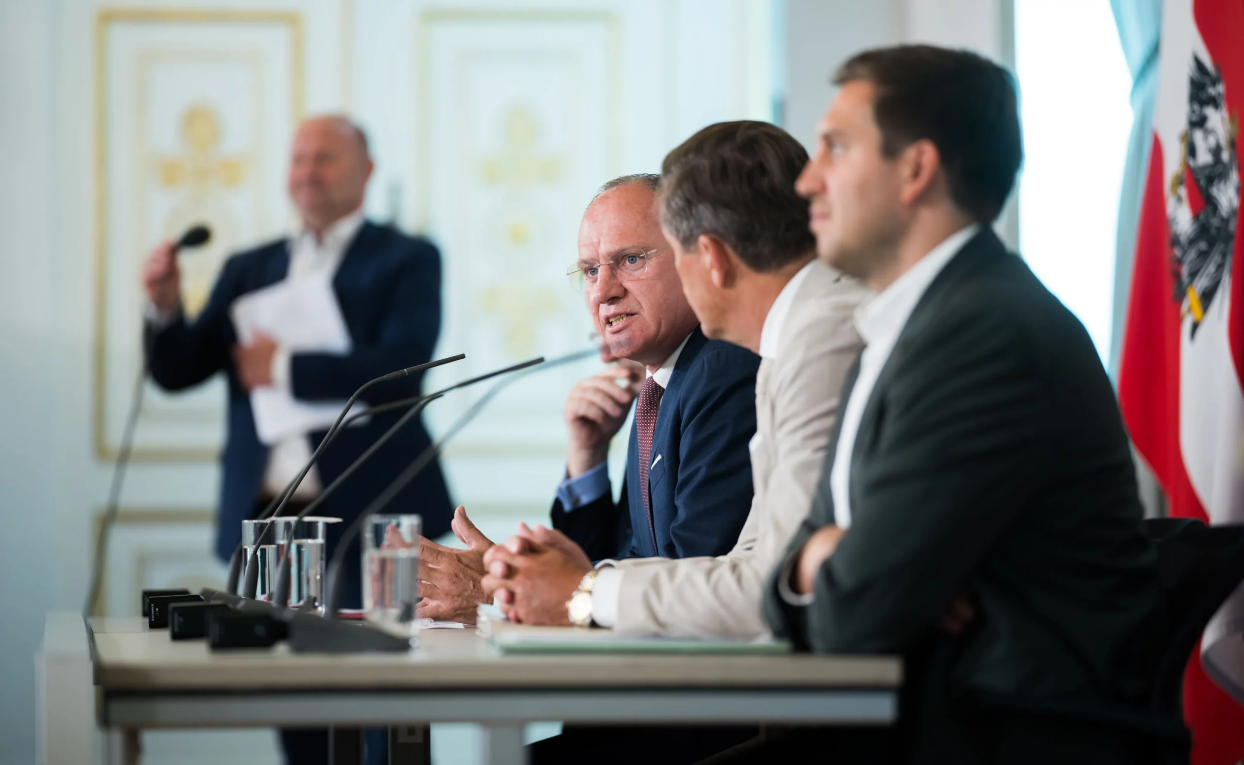 Innenminister Gerhard Karner präsentiert Argumente und Beschlüsse für den Stopp des Familiennachzug durch die Bundesregierung. Foto; BKA / Christopher Dunker
