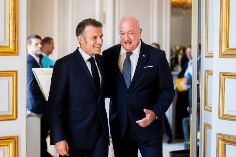 Ein Treffen geprägt von Harmonie. Bundeskanzler Stocker wurde in Paris von Emmanuel Macron herzlich empfangen. Foto: BKA/Florian Schrötter Ein Treffen geprägt von Harmonie. Bundeskanzler Stocker wurde in Paris von Emmanuel Macron herzlich empfangen. Foto: BKA/Florian Schrötter