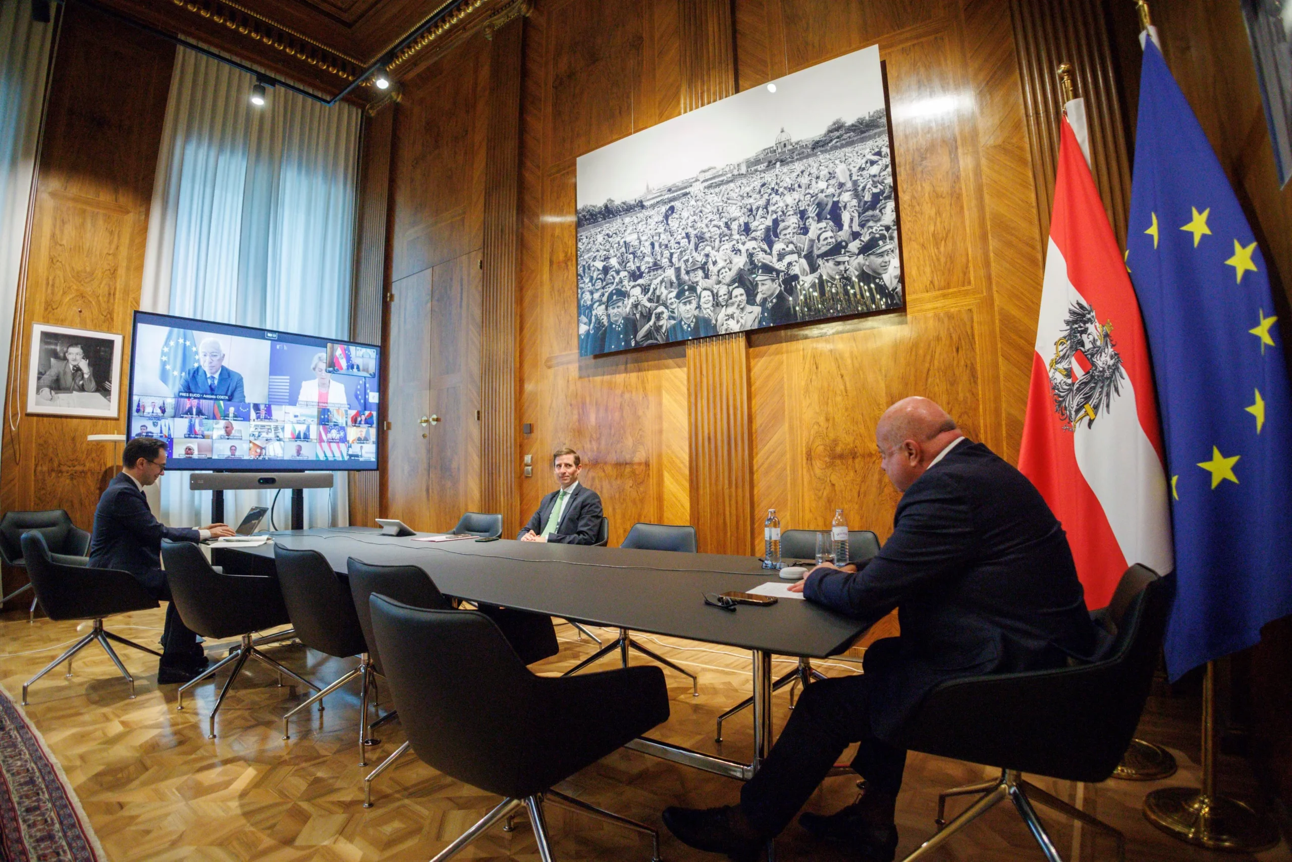 Die EU drängt auf Waffenstillstand und dann beginnende Friedensverhandlungen für die Ukraine: Europas Regierungschef - im Bild Bundeskanzler Christian Stocker - berieten am Dienstag in einer Videokonferenz ihre Vorgangweise nach den Gipfeln in Alaska und in Washington. Foto: Andy Wenzel