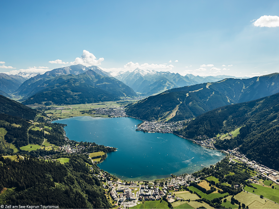 Die 2009 eingeführten Klima- und Modellregionen (im Bild: Zell am See) sind ein Erfolg, doch nach der Amtsperiode von Leonore Gewessler (Grüne) werden Förderungen sparsamer und wirksamer gestaltet. Foto: Zell am See-Tourismus