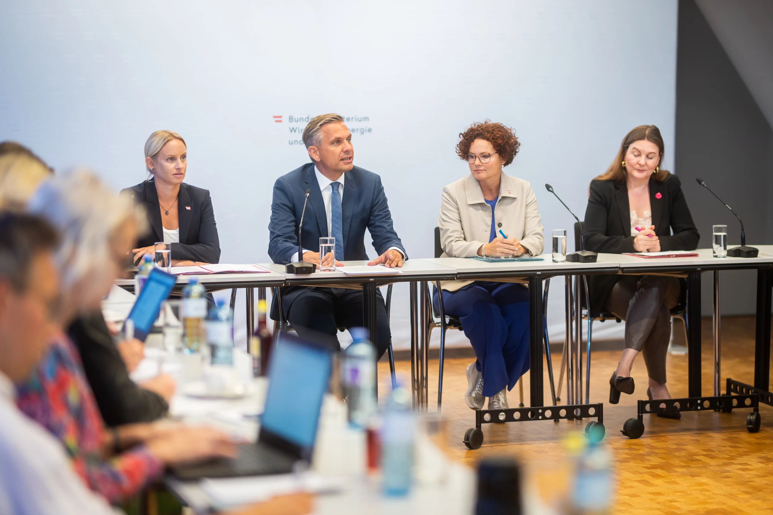 Präsentierten Entwurf: M. Schmidt, W. Hattmannsdorfer, E. Zehetner und K. Doppelbauer