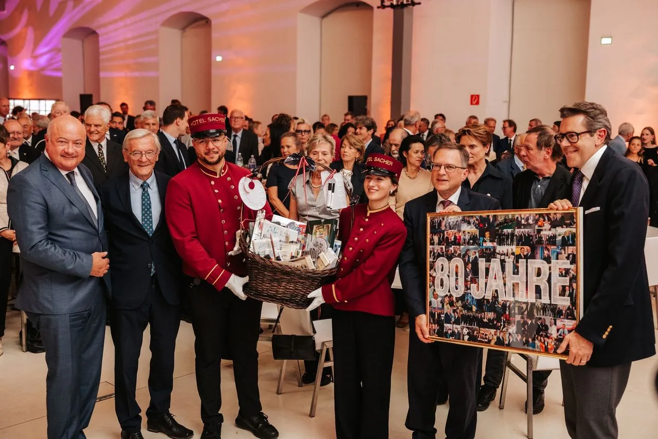 Fest und Würdigung von Wolfgang Schüssel: Der langjährige frühere Bundeskanzler und ÖVP-Bundesparteiobmann Wolfgang Schüssel feierte heuer seinen 80 Geburtstag. Unter den prominenten Gratulanten: Bundeskanzler Christian Stocker, Klubobmann August Wöginger und Präsident Harald Mahrer. Foto: PhilippLipiarski