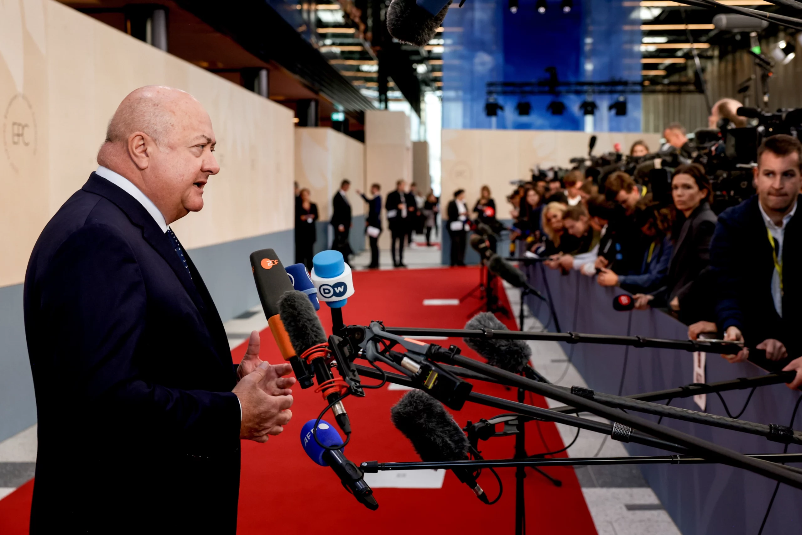 Bundeskanzler Christian Stocker vor dem EU-Gipfel in Kopenhagen: Österreich für harten Kurs gegen illegale Migration. Foto: EU