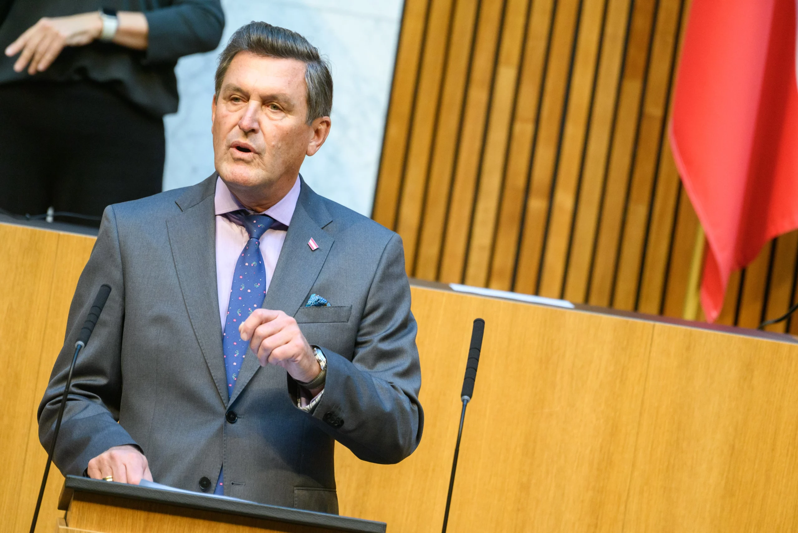 Ostregion ist stark gewachsen und ein bedeutsamer Faktor für Österreichs Wirtschaft: Verkehrsminister Peter Hanke. Foto: Katie-Alleen Dempsey