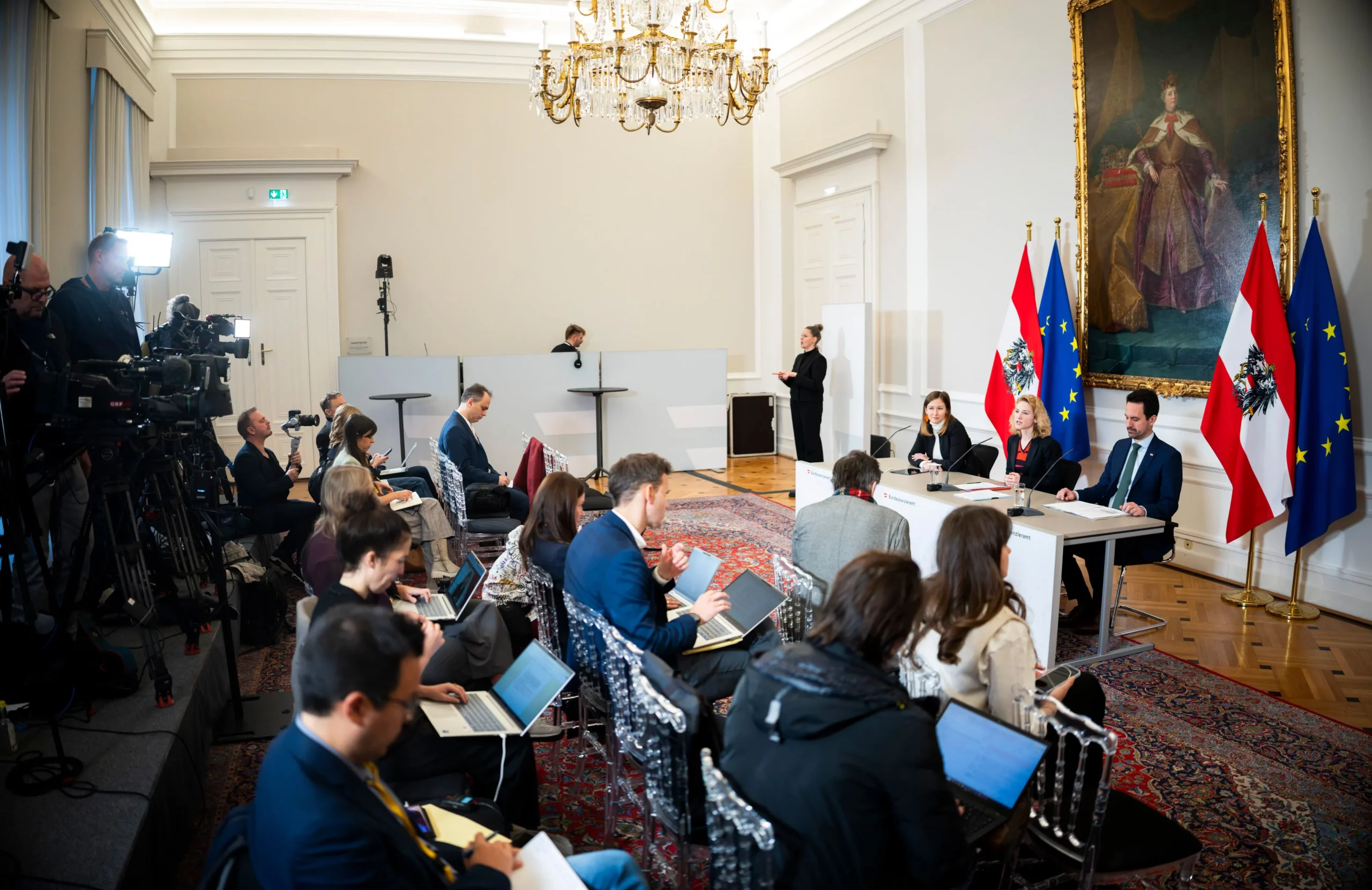 Präsentierten Nationalen Aktionsplan gegen Gewalt an Frauen und Mädchen: Claudia Plakolm, Eva-Maria Holzleitner und Christoph Wiederkehr. Fotos: Christopher Dunker