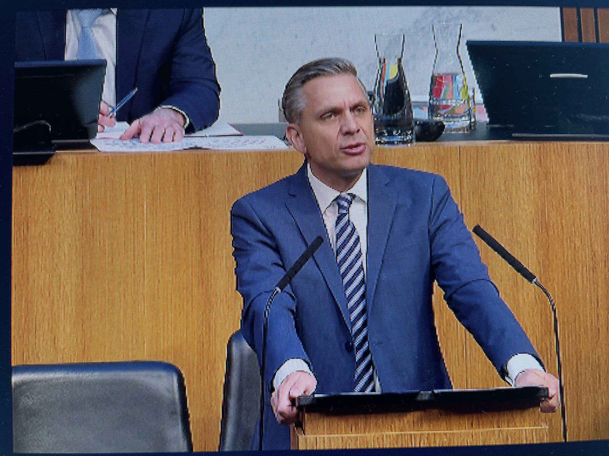 Reformen werden Betrauen in die Wirtschaftskammer wieder herstellen, denn es braucht eine starke Interessenvertretung und Sozialpartnerschaft: Wirtschaftsminister Wolfgang Hattmannsdorfer in der Aktuellen Stunde des Nationalrats. Foto: Screenshot Parlament.gv.at