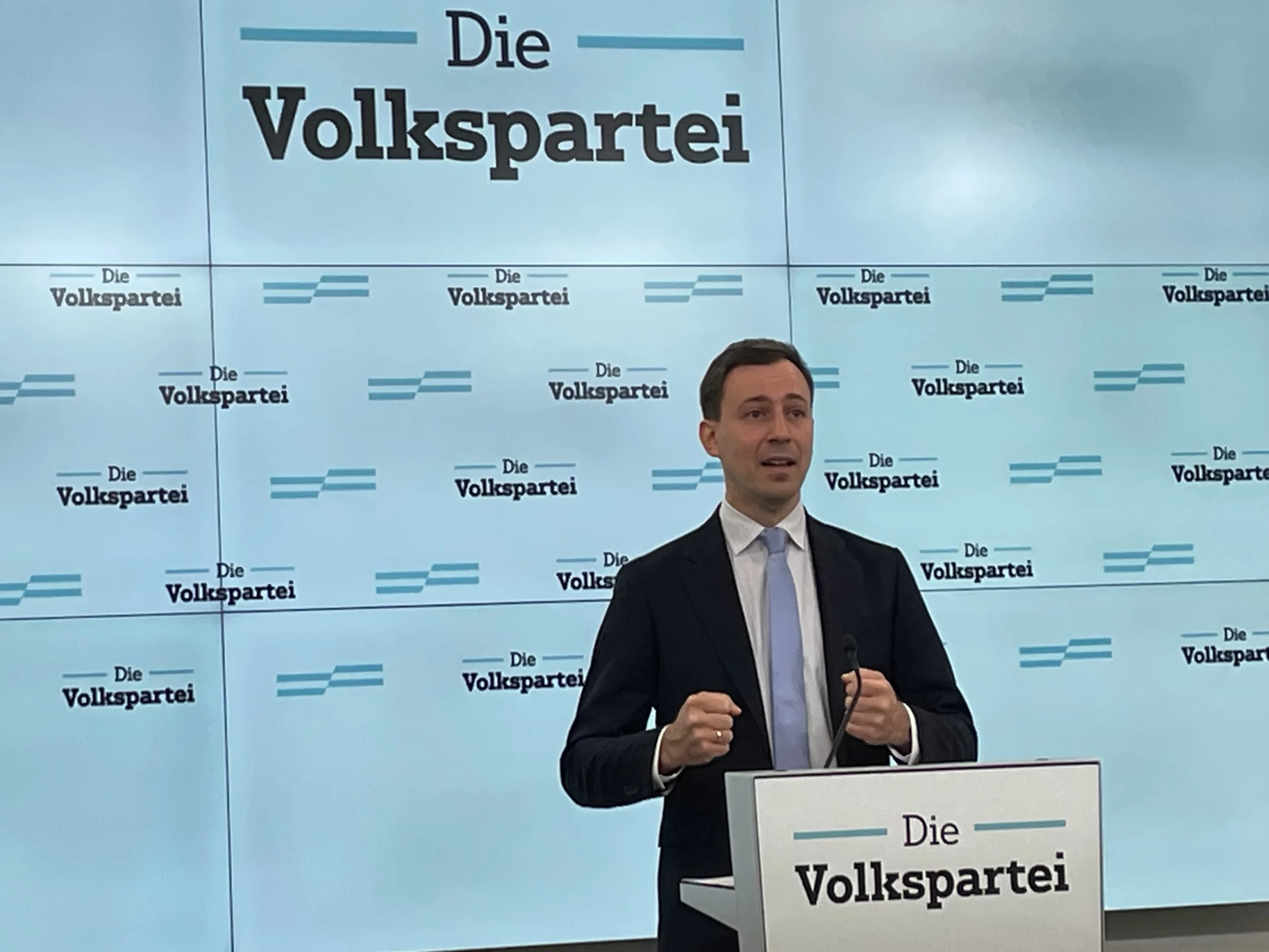 Österreich ist auf dem von Bundeskanzler Christian Stocker genannten Kurs 2-1-0, erklärt ÖVP-Generalsekretär Nico Marchetti.