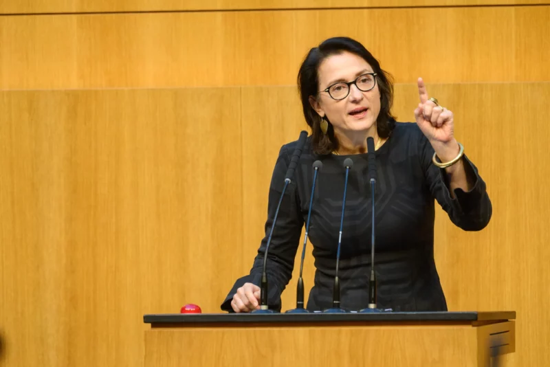 Gudrun Kugler schlägt Alarm. Der demographische Wandel stelle die Sozialsystem vor große Herausforderungen. Foto: Parlamentsdirektion/Katie-Aileen Dempsey