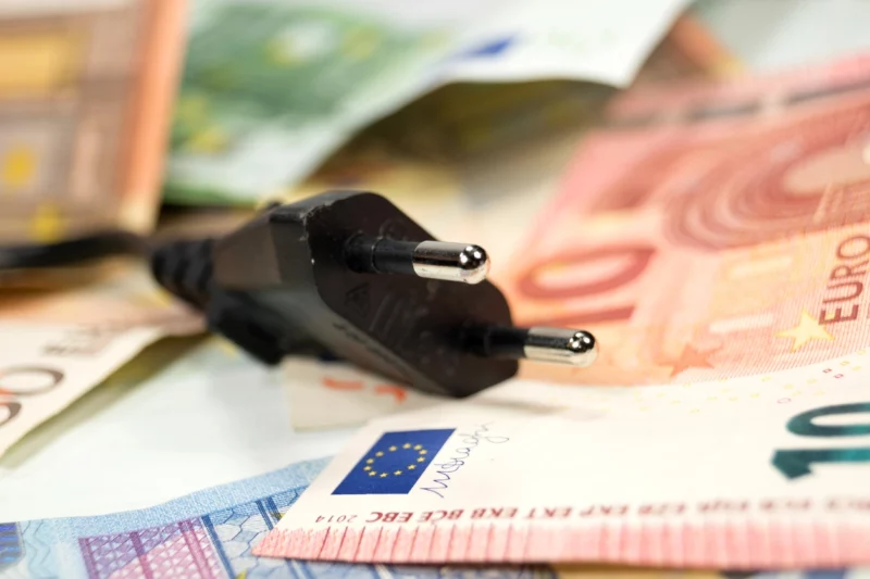 Die Senkung der Elektrizitätsabgabe soll Millionen Haushalte und an die 600.000 Betriebe entlasten. Foto: iStock/stadtratte