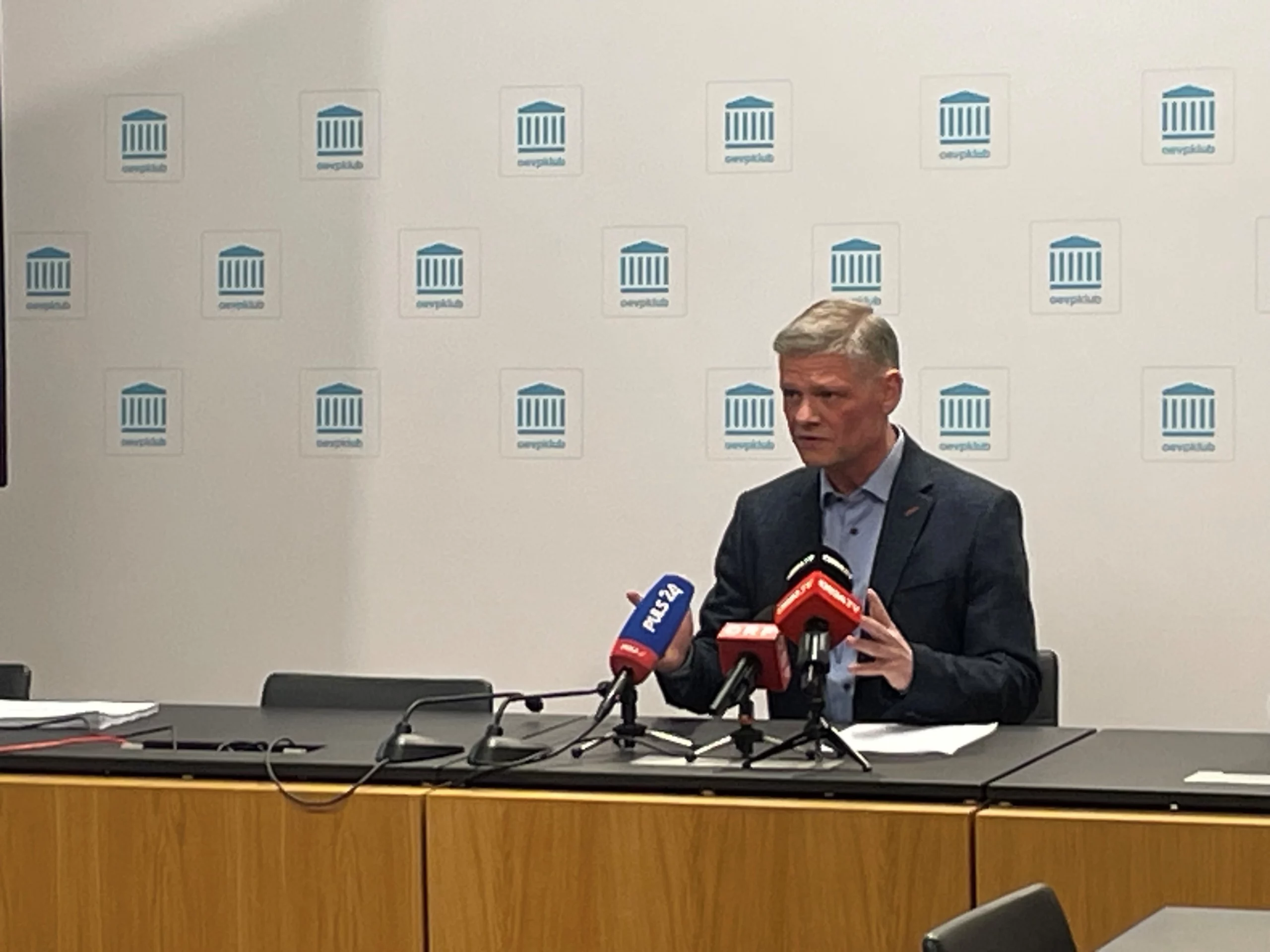 Andreas Hanger: Die Achse der Verschwörungstheorie lautet Wurm-Pilz-FPÖ