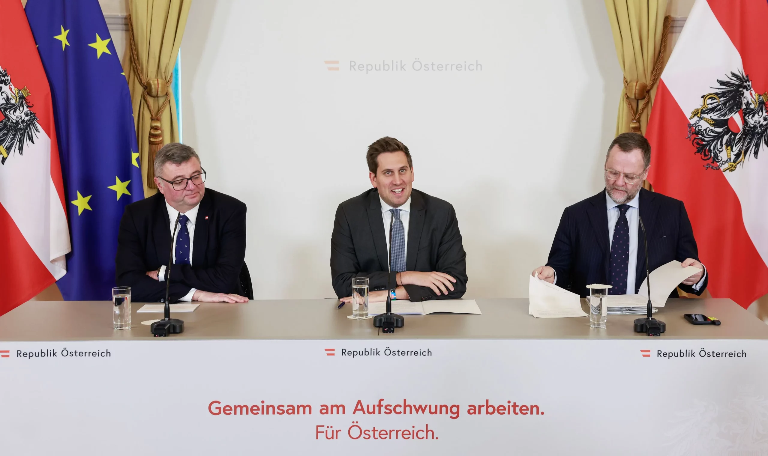Den Aufschwung stärken: Jörg Leichtfried, Alexander Pröll und Sepp Schellhorn. Foto: Regina Aigner