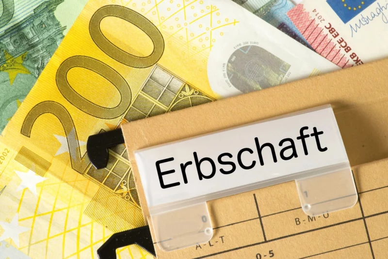 Zusätzliche Steuern will die SPÖ einführen und dazu das Volks befragen. Von der ÖVP kam postwendend die Absage zu Erbschafts- und Vermögenssteuern. Foto: istock/Stadtratte