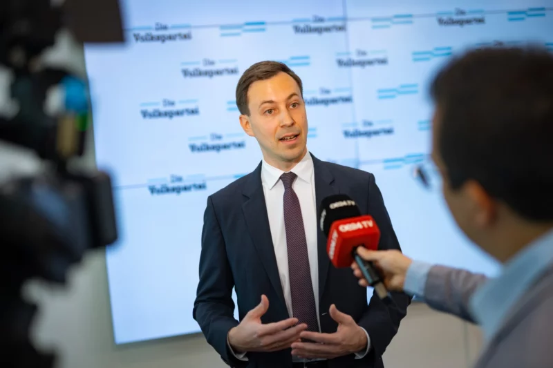 Fordert von den Grünen, dass sie "in die Gänge" kommen und dem Erneuerbaren-Ausbau-Gesetz zustimmen. ÖVP-Generalsekretär Nico Marchetti. Foto: Jakob Glaser