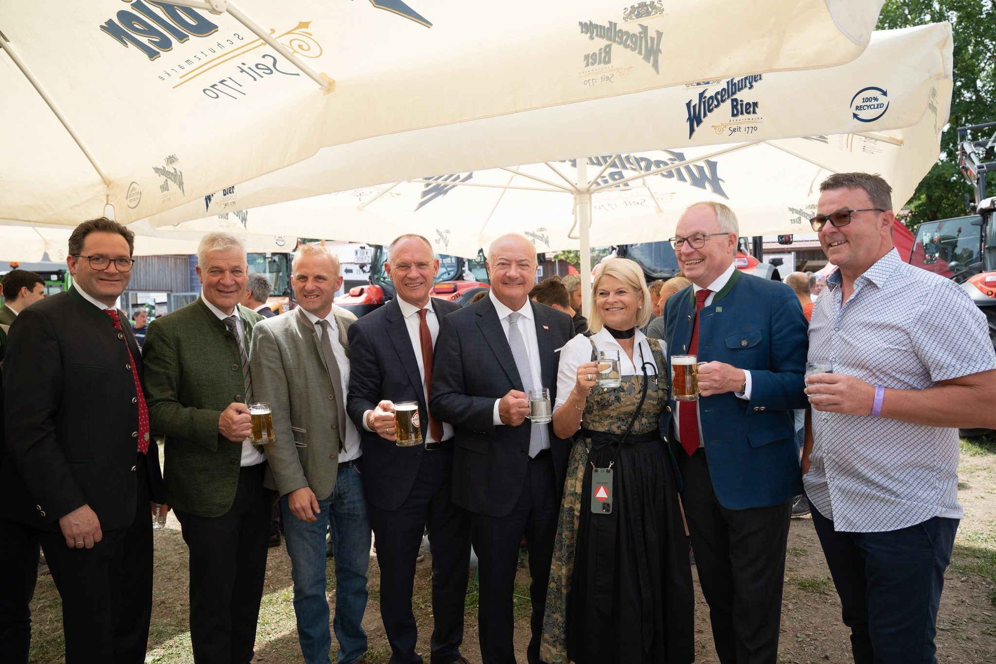 120 Jahre Bauernbund Niederösterreich: Minister Klaudia Tanner und Gerhard Karner, Bundeskanzler Christian Stocker, Landesrat Stephan Pernkopf. Foto: Jakob Glaser