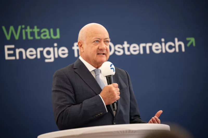 Bundeskanzler Christian Stocker kam persönlich nach Niederösterreich, um an der Inbetriebnahme des neuen Gasfelds der OMV dabei zu sein. Foto: Jakob Glaser