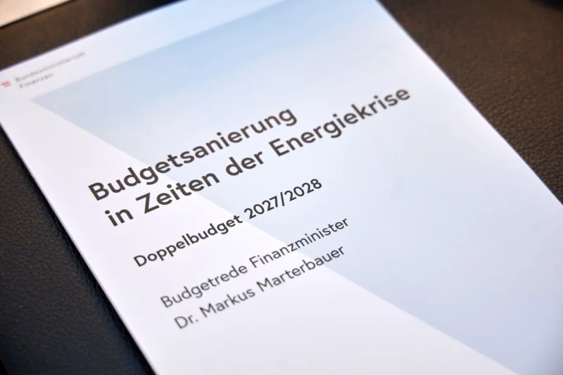 Mit dem Doppelbudget soll auch das Defizit auf 3 Prozent gesenkt werden. Foto: Parlamentsdirektion/Thomas Topf