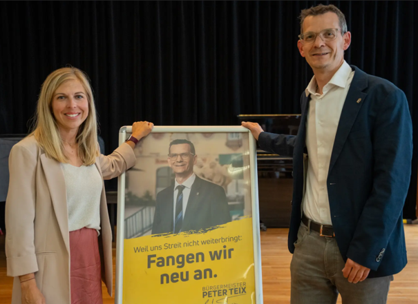 Stemmten sich erfolgreich gegen FPÖ-Populismus: Stefanie Tomrle und Bürgermeister Peter Teix. Foto: ÖVP Neunkirchen