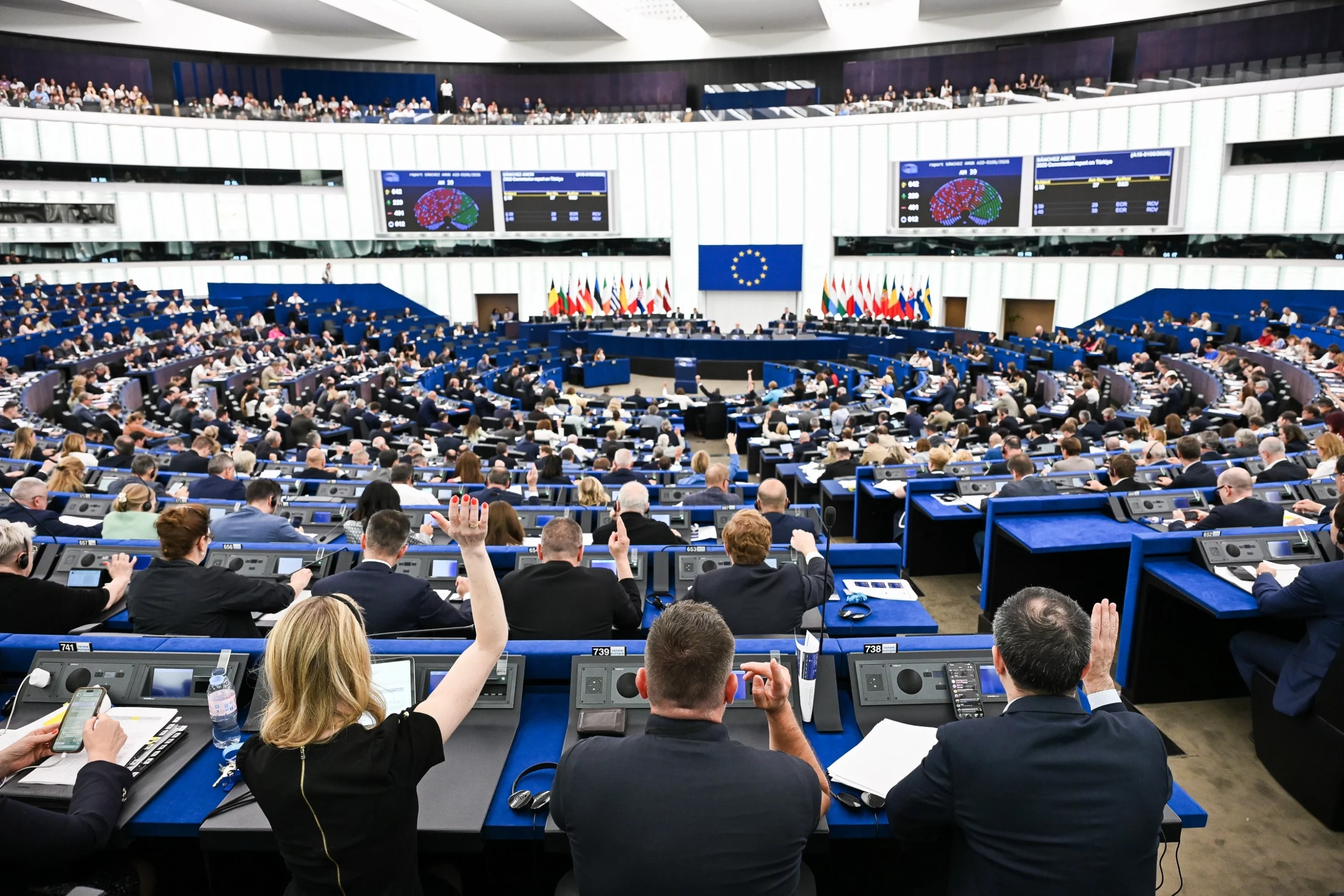 Mit 418 Ja- gegen 218 Nein-Stimmen votierte das Europäische am Mittwoch in Straßburg für das neue EU-System strikter Rückführungen bei Personen ohne Aufenthaltsrecht. Foto: EU