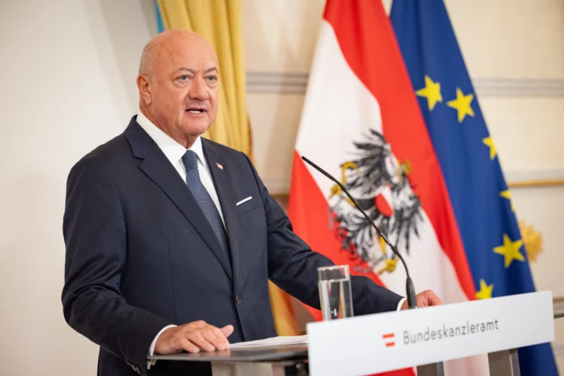 Bundeskanzler Christian Stocker zog in einer Pressekonferenz Bilanz über die vergangenen Wochen und kündigte weitere Reformschritte an. Foto: Jakob Glaser