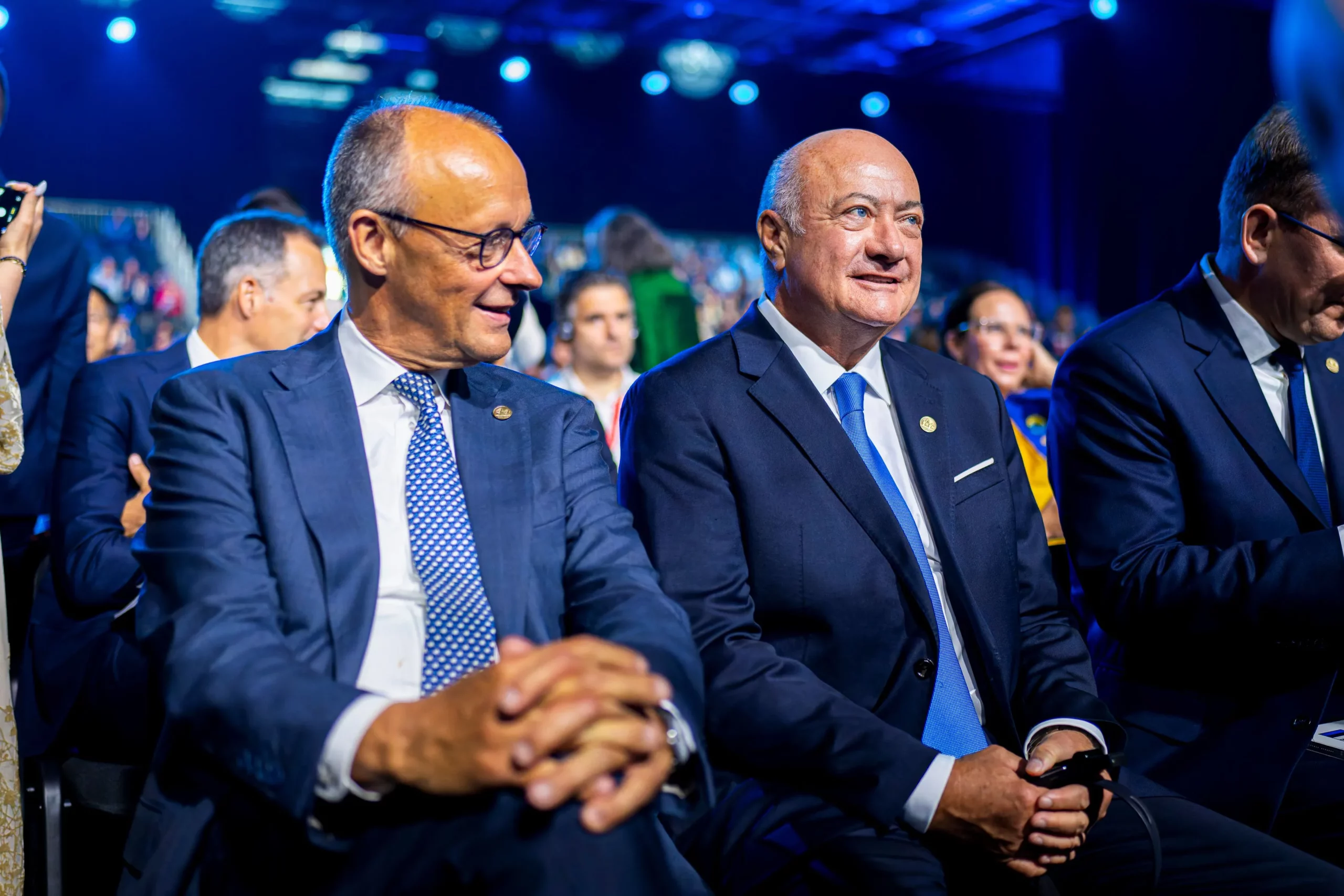 Hochrangiges Treffen bei der Ukraine-Wiederaufbaukonferenz im polnischen Danzig. Bundeskanzler Christian Stocker und sein deutscher Amtskollege Friedrich Merz. Foto: BKA/Florian Schrötter