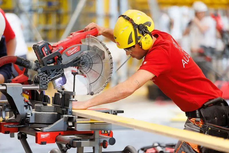 Österreich benötigt Fachkräfte, die duale Ausbildung sollte aufgewertet und ausgebaut werden, fordert ÖVP-Lehrlingssprecher Abg. Klaus Mair. Bei internationalen Berufswettwerben belegt Österreich stets beste Plätze. Fotos: SkillsAustria