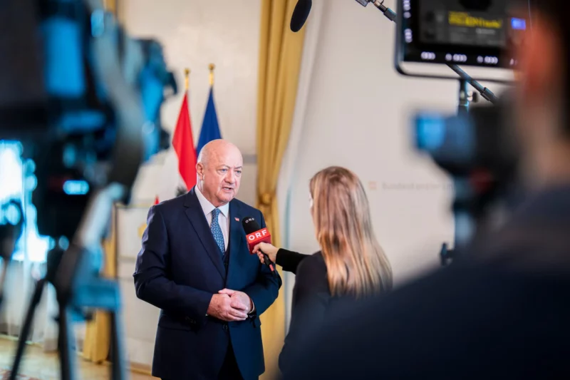 In mehreren Interviews ging Bundeskanzler Christian Stocker auf die Ergebnisse und Grundsatzeinigung des Reformpartnerschaftsgipfels ein. Archivbild: BKA/Florian Schrötter