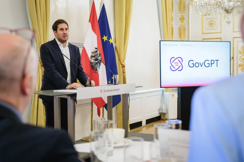 Die Digitalisierung in der Verwaltung schreitet voran. Nun bekommt die Verwaltung mit GovGPT eine eigene KI. Am Montag präsentierte Digitalisierungsstaatssekretär Alexander Pröll die Details. Foto: BKA/Valentin Brauneis