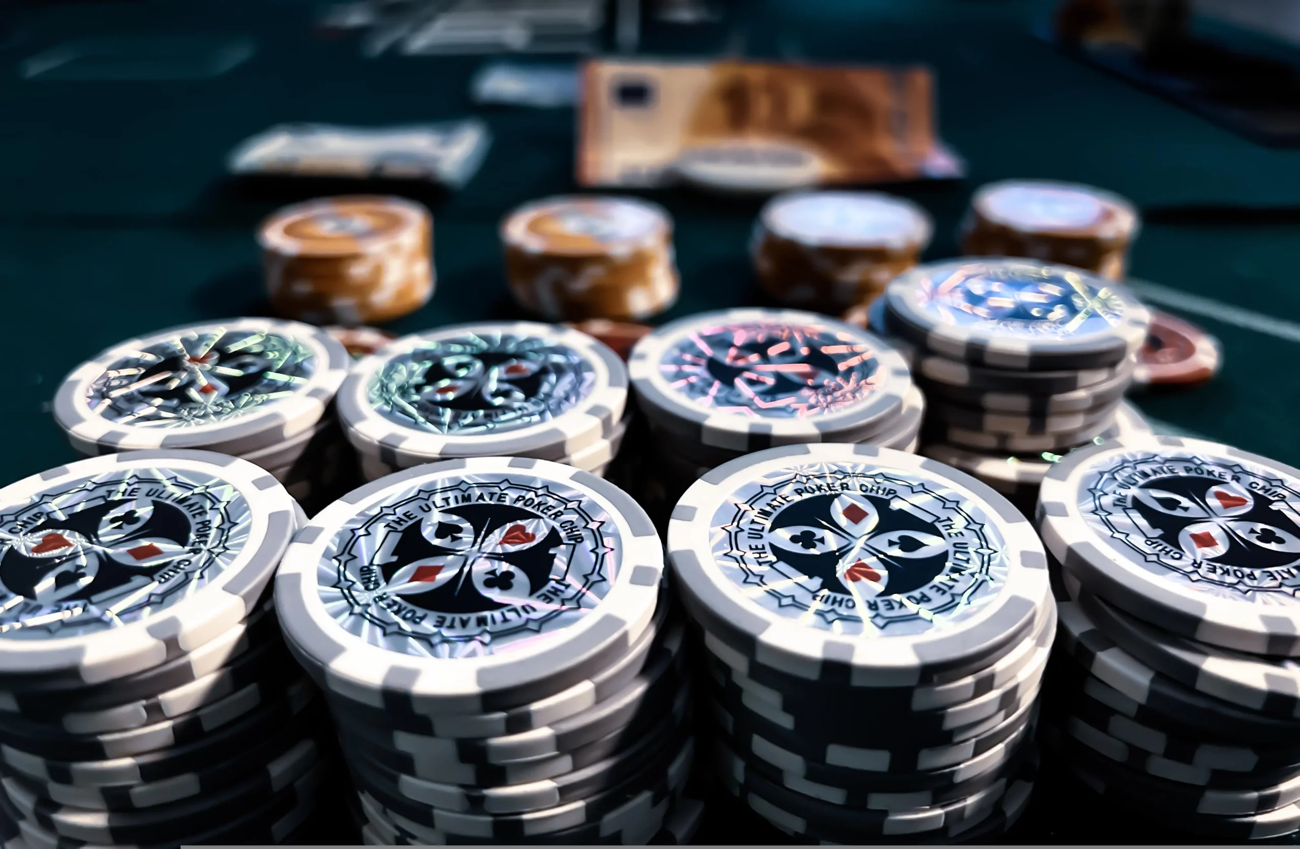 Das Online-Glücksspiel wird wegen Spielergefährdung und illegaler Plattformen neu und strenger geregelt, beschloss die Bundesregierung. Foto: Pixelio Aiki82