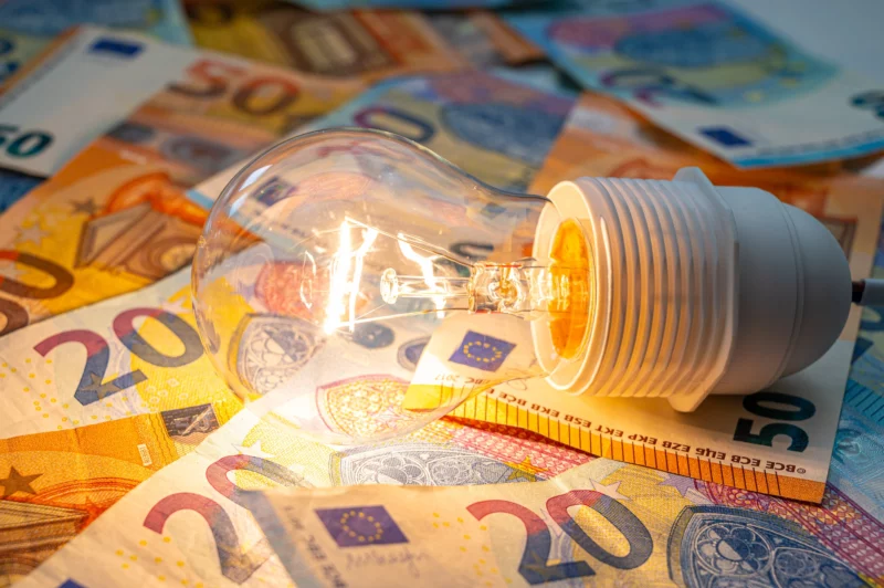 Die Energiepreise - besonders Strom - gehen nach einer Reihe von Maßnahmen der Bundesregierung zurück. Foto: iStock/Daniele Mezzadri