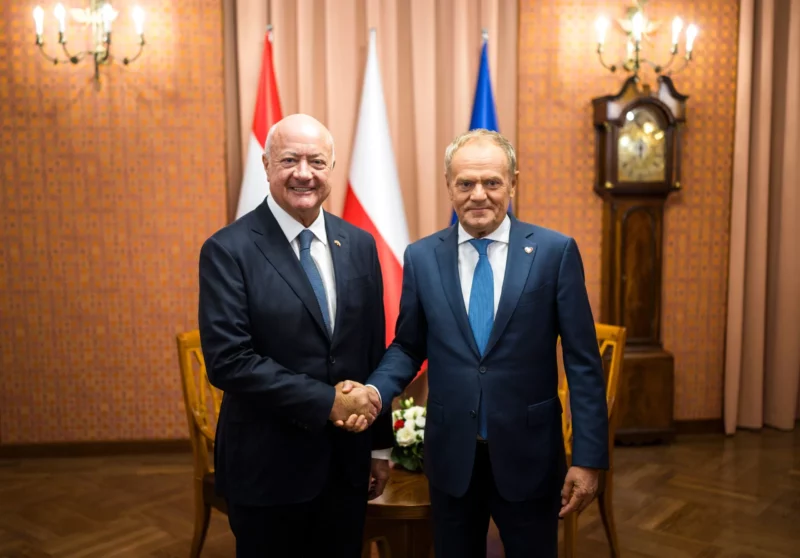 Es ist der erste offizielle Besuch eines österreichischen Bundeskanzlers in Polen seit 20 Jahren. Bundeskanzler Christian Stocker ist am Donnerstag in Warschau mit Ministerpräsident Donald Tusk zusammengetroffen. Foto: BKA/Christopher Dunker