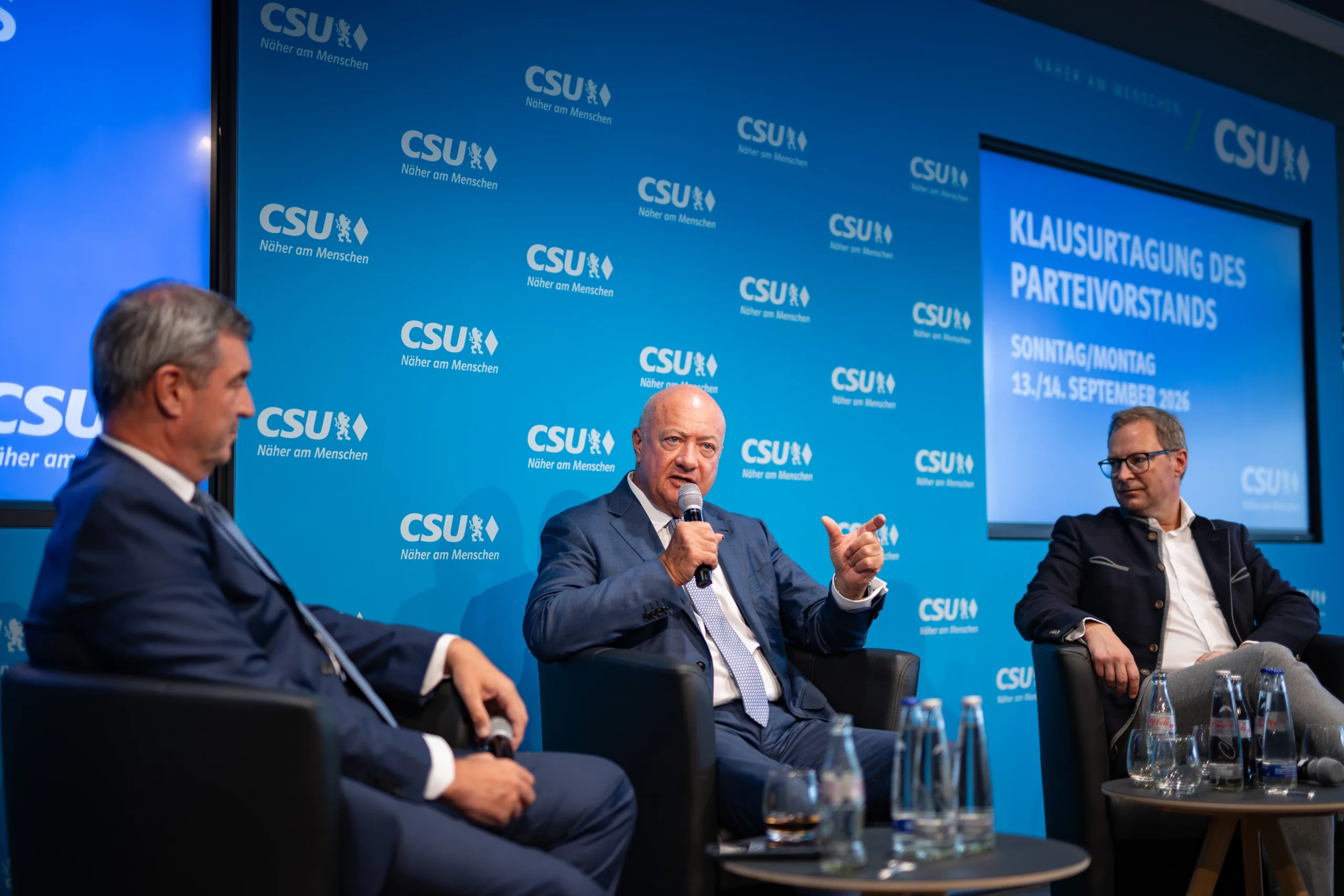 War bei der Vorstandsklausur der CSU in München zu Gast. Bundeskanzler Christian Stocker. Foto: Jakob Glaser