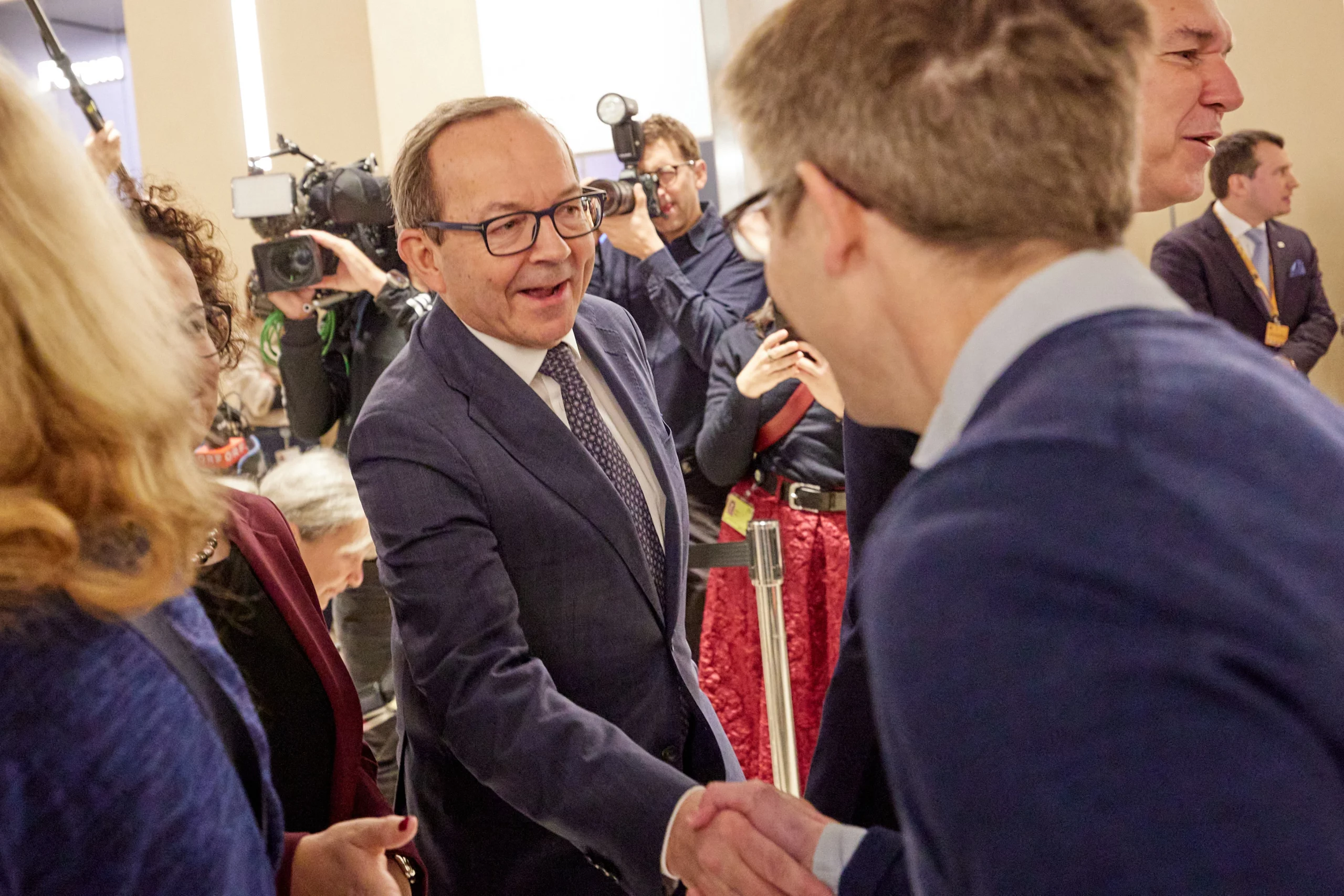 Peter Haubner und weitere ÖVP-Parlamentarier begrüßten Gäste am Tag der Offenen Tür des Parlaments. Foto: Thomas Topf