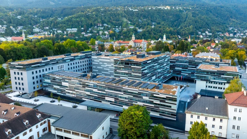 Auf 56.000 Quadratmetern wurden 19 Dienststellen und Organisationseinheiten zum neuen Sicherheitszentrum Tirol zusammengefasst. Foto: LPD Tirol/ Lorbeg
