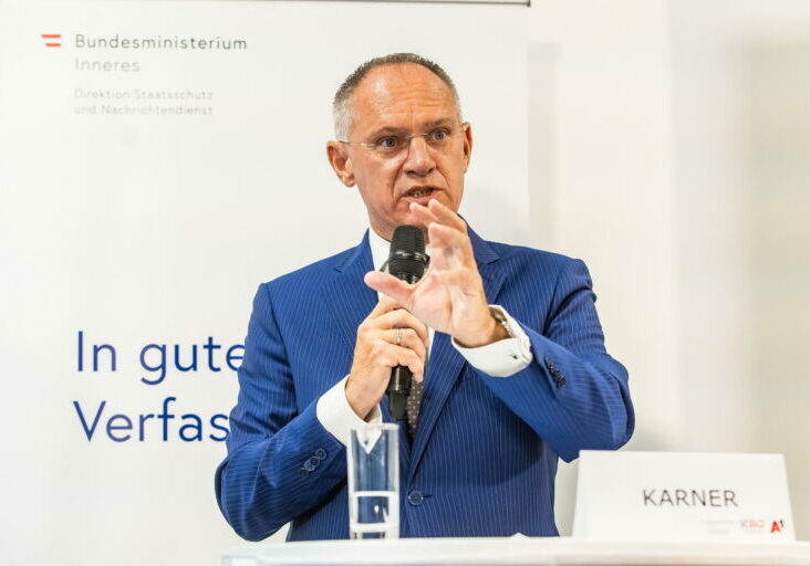 Für eine bessere Vernetzung der kritischen Infrastruktur setzt sicht Innenminister Gerhard Karner besonders ein. Foto: BMI/Gerd PACHAUER