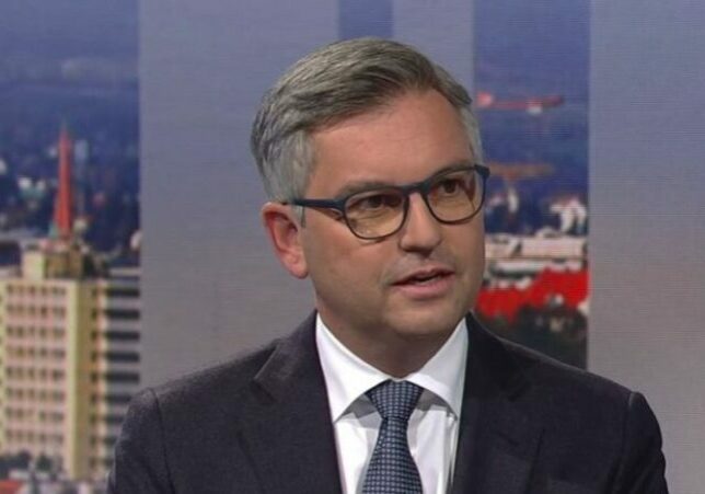 Finanzminister Magnus Brunner sprach in der Pressestunde über die wirtschaftlichen Auswirkungen des Krieges in der Ukraine. Screenshot: ORF-Pressestunde / ORF-TVthek
