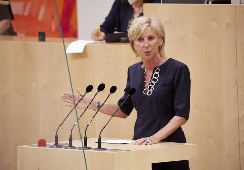 Für ÖVP-Abgeordnete Gaby Schwarz ist österreichs Neutralität unverrückbar. Foto: Parlamentsdirektion / Thomas Topf