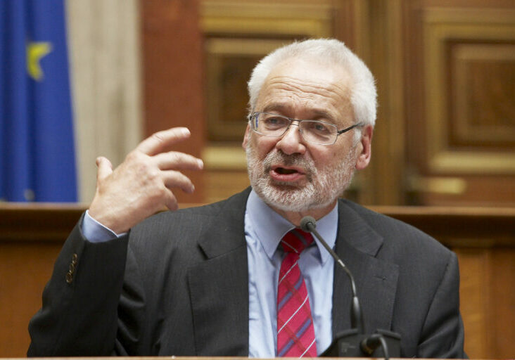 Nach Dr. Erhard Busek, verstorben 2022, ist ein neues Stipendium benannt, das Wissenschaftsminister Martin Polaschek initiierte. Foto Parlamentsdirektion / Bildagentur Zolles / Mike Ranz