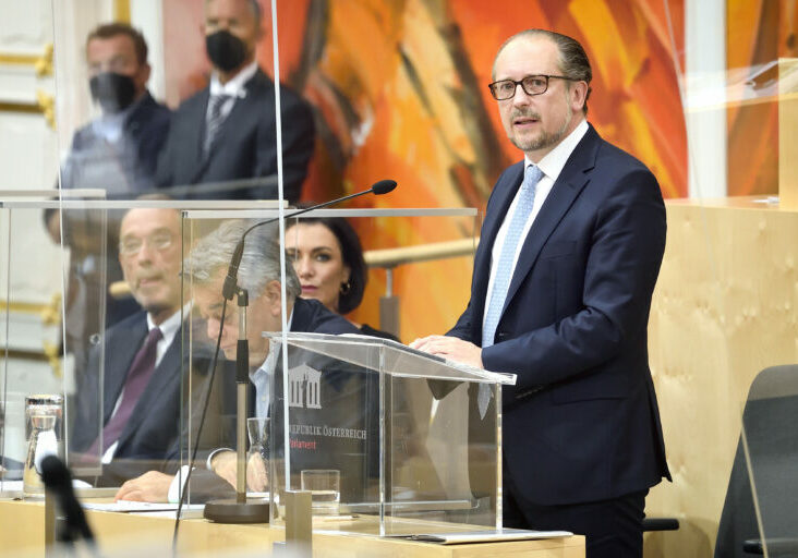 Bundeskanzler Alexander Schallenberg bei seiner Regierungserklärung vor dem Nationalrat. Foto: Parlamentsdirektion, Johannes Zinner