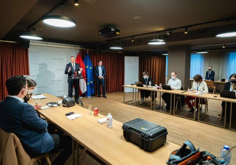 Bundeskanzler Karl Nehammer: Warnte bereits vorige Woche, Russland betreibe lediglich Fake-Abzug. Foto: BKA / Florian Schrötter