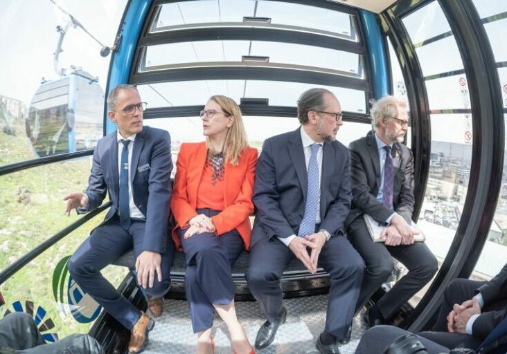 Dienstag und Mittwoch reisten Wirtschaftsministerin Margarete Schramböck und Außenminister Alexander Schallenberg zu Arbeitstreffen nach Israel. Dort wurde eine Seilbahn vom Vorarlberger Hersteller Doppelmayr vorgestellt. Foto: Holey