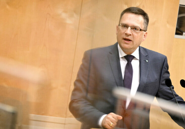 August Wöginger, Klubobmann und Sozialsprecher der Volkspartei: Steuerzahler und Familien entlasten, Familien mit Kindern fördern. Foto: Parlament/Zinner