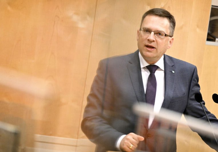 August Wöginger, Klubobmann und Sozialsprecher der Volkspartei: Steuerzahler und Familien entlasten, Familien mit Kindern fördern. Foto: Parlament/Zinner