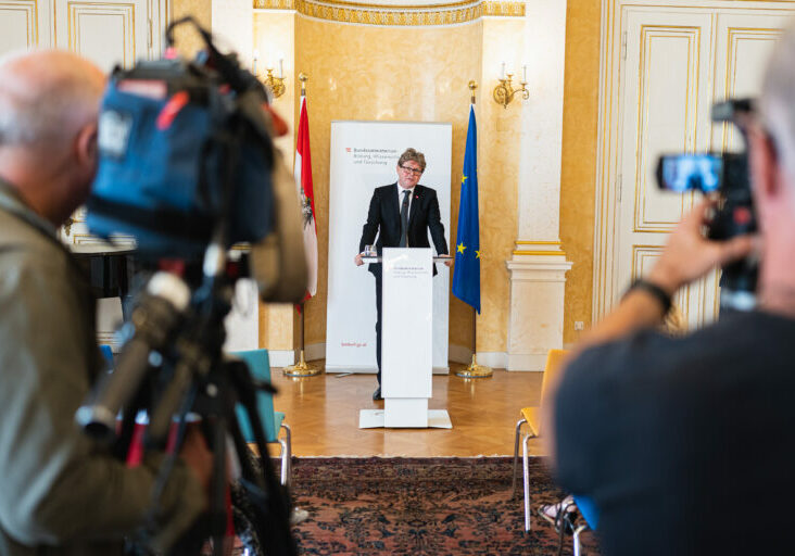 Energie sparsam einsetzen ist ein Gebot der Stunde - und Inhalt einer breiten Initiative an Österreichs Schulen, das Bildungsminister Martin Polaschek präsentierte. Foto: Florian Schrötter