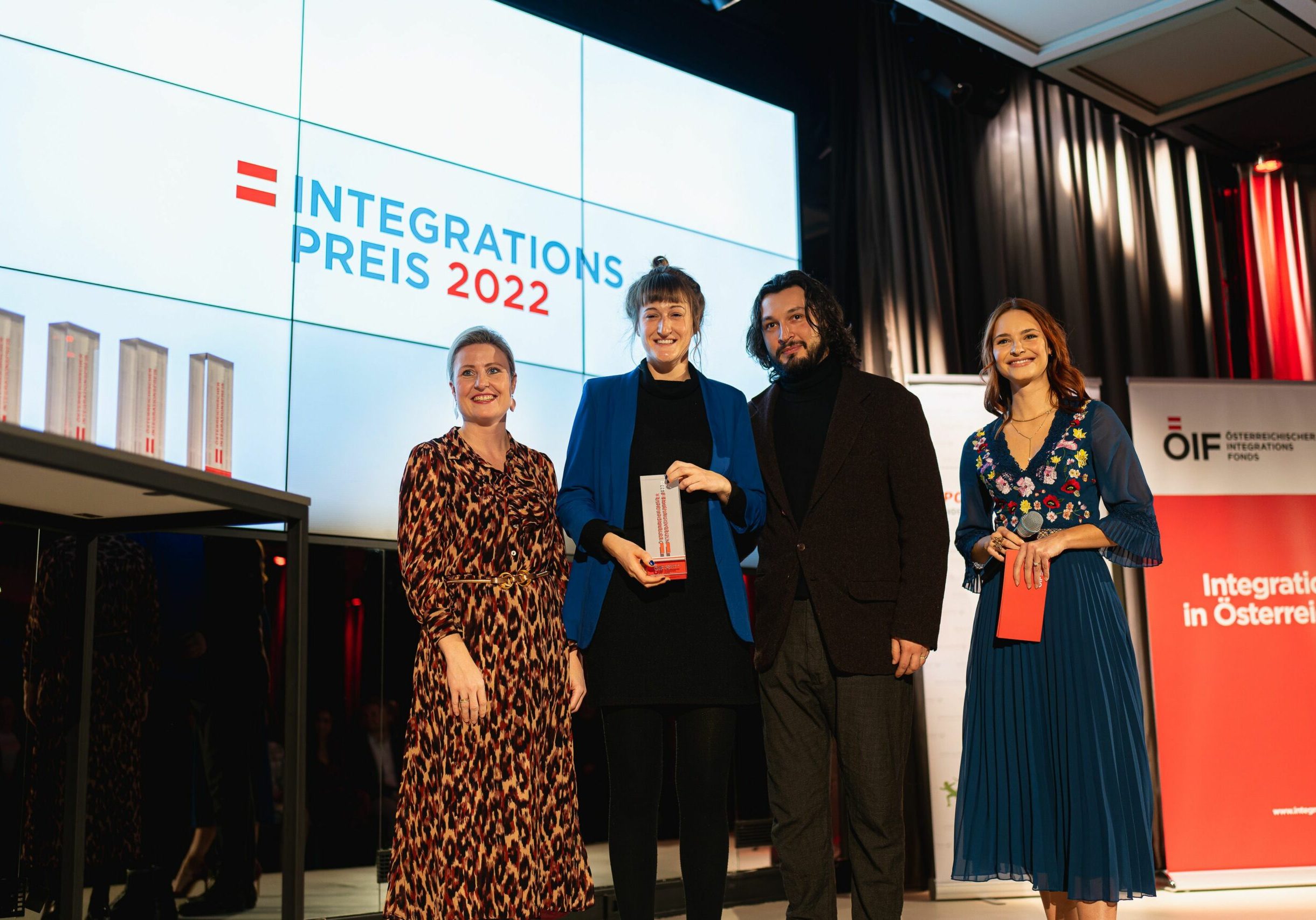 Am 14. Dezember 2022 war Bundesministerin Susanne Raab (l.) bei der Verleihung des Integrationspreis 2022.