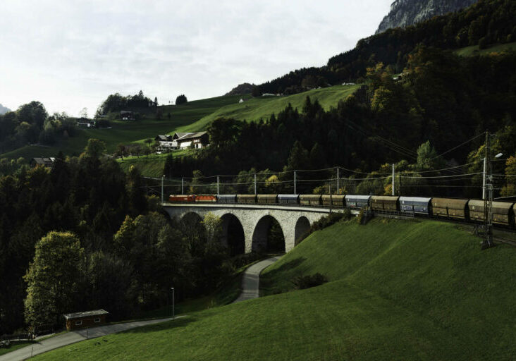 Weichenstellung: Österreich investiert 33 Milliarden Euro in Bahn-Infrastruktur. Foto: ÖBB/David Payer