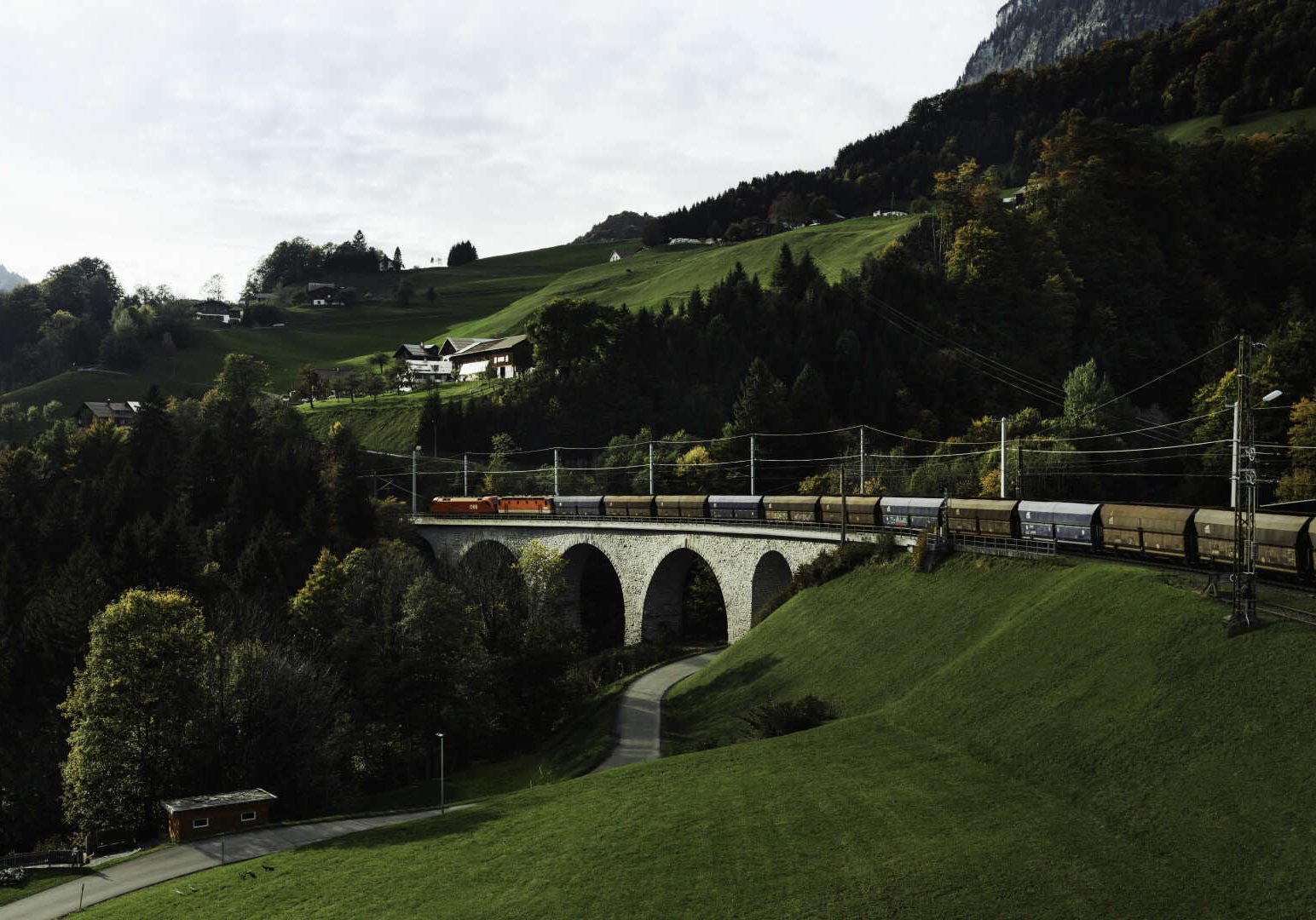 Weichenstellung: Österreich investiert 33 Milliarden Euro in Bahn-Infrastruktur. Foto: ÖBB/David Payer