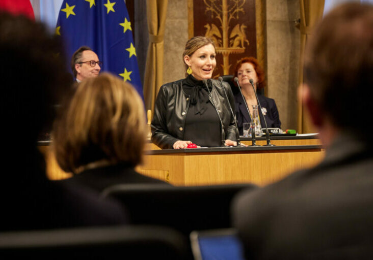 Im Sport müssen frauenspezifische Themen in Trainingsplänen berücksichtigt werden, fordert ÖVP-Bundesrätin – und frühere Leistungssportlerin – Heike Eder. Foto: Parlament/Thomas Topf