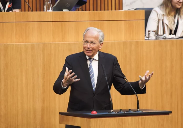 Pointierte und kritische Rückfragen an den Fortschritt: Rudolf Taschner. Foto: Parlamentsdirektion / Arman Rastegar